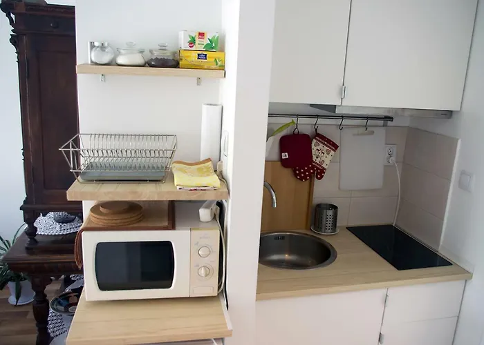 Meridian Apartment , 300M To Bus Terminal, Fast Wifi & Airport Transf