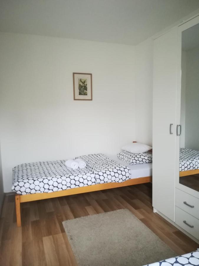 Meridian , 300m To Bus Terminal, Fast Wifi & Airport Transf Apartment *