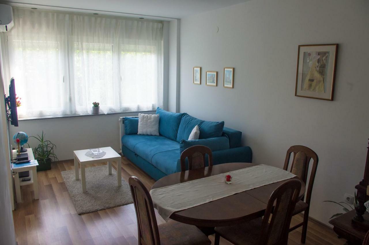 Apartment Meridian , 300m To Bus Terminal, Fast Wifi & Airport Transf *