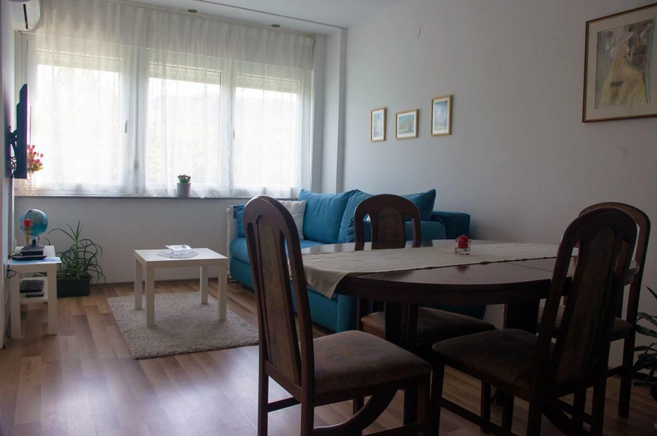 Meridian , 300m To Bus Terminal, Fast Wifi & Airport Transf Apartment *